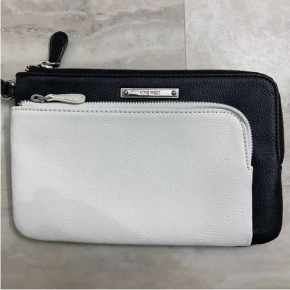 Nine West Black & White Colour Block Wristlet - Picture 1 of 7